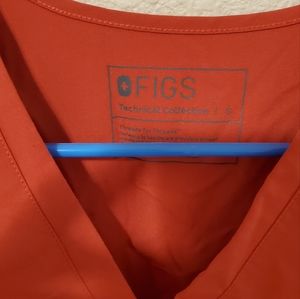 Figs top one pocket